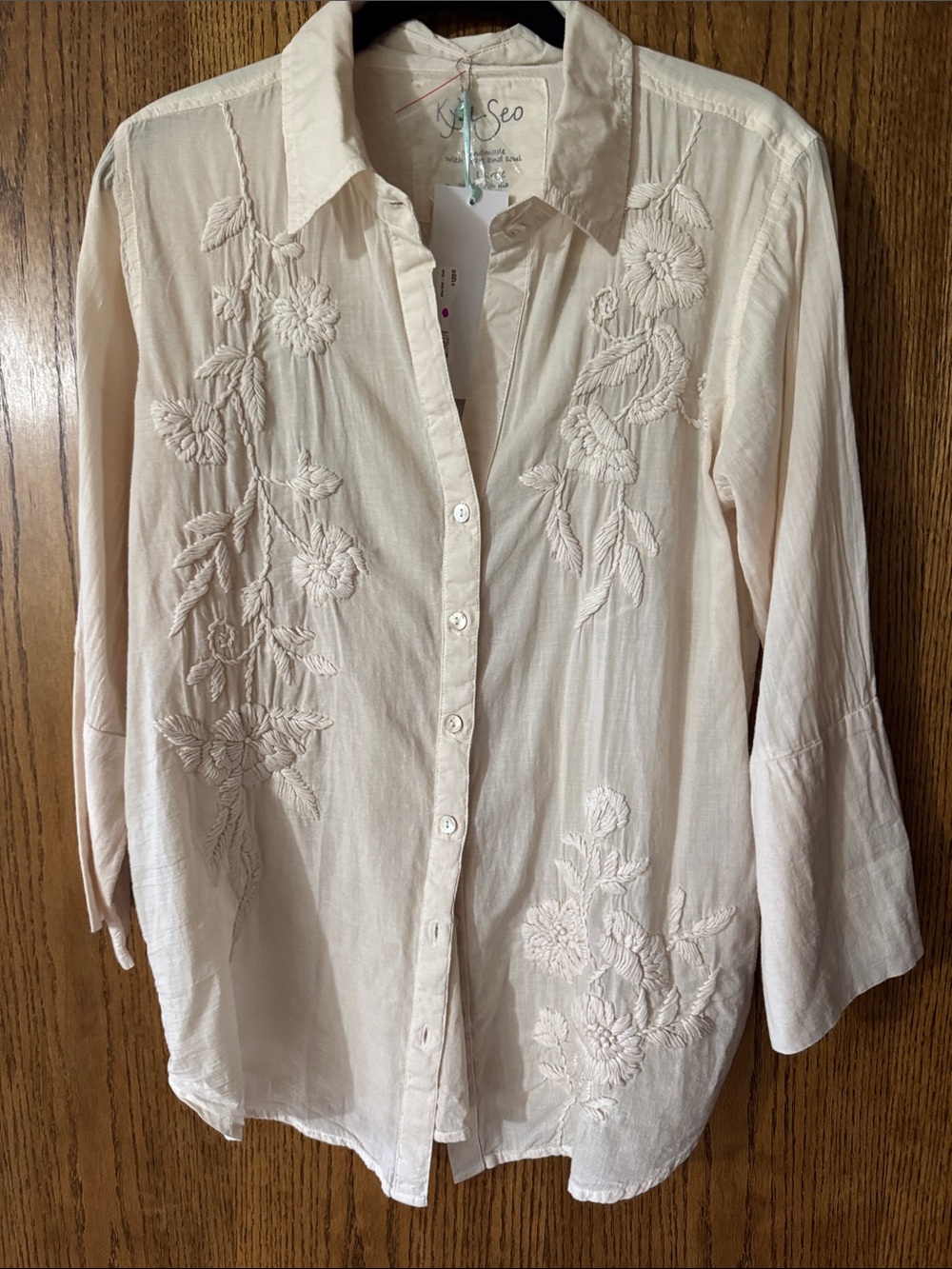 KYLA SEO NWT Ivory Embroidered Blouse Sz L, fits like M